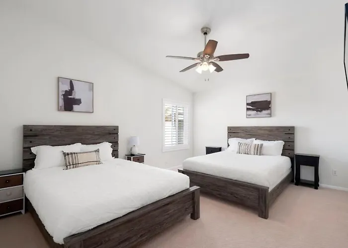 Extravagant 5bedroom-phoenix W Pool-kingbeds Holiday home *