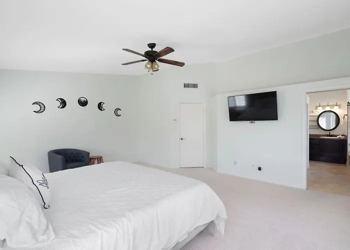 Extravagant 5bedroom-phoenix W Pool-kingbeds Holiday home