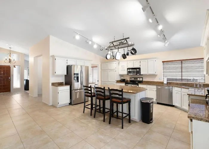 Extravagant 5bedroom-phoenix W Pool-kingbeds