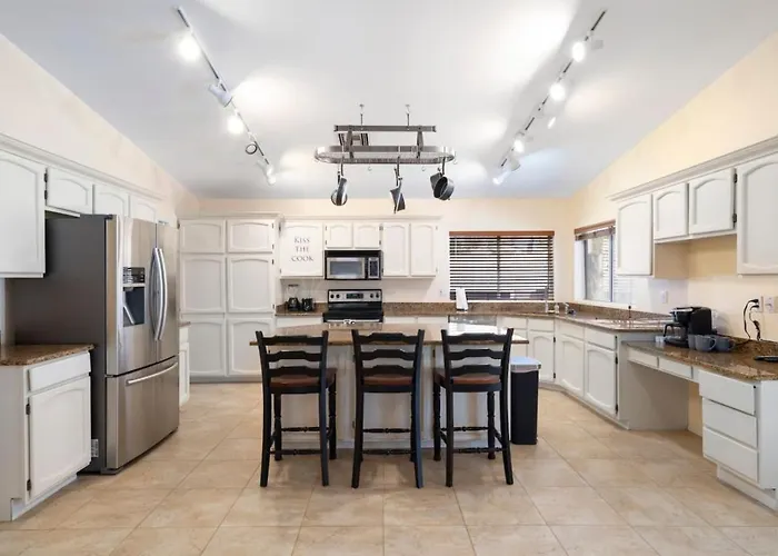 Extravagant 5bedroom-phoenix W Pool-kingbeds Holiday home Phoenix
